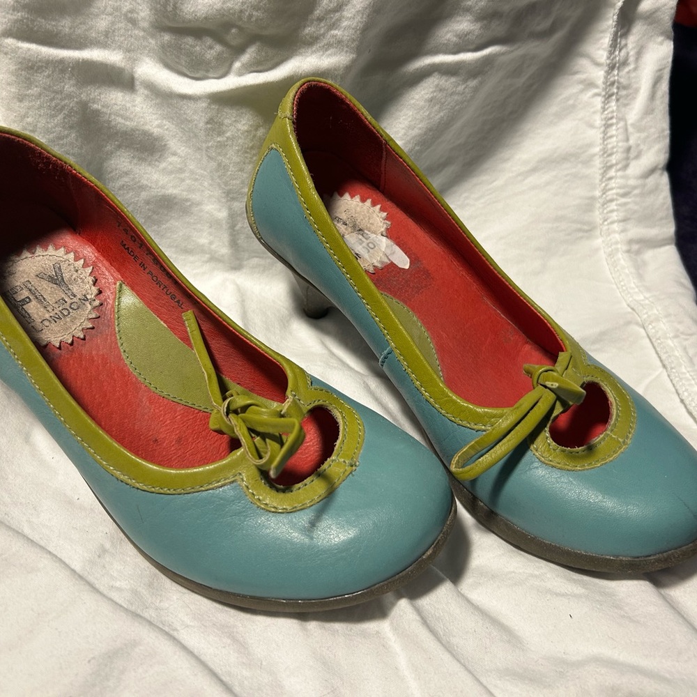 Fly London kitten heel retro style, size 37